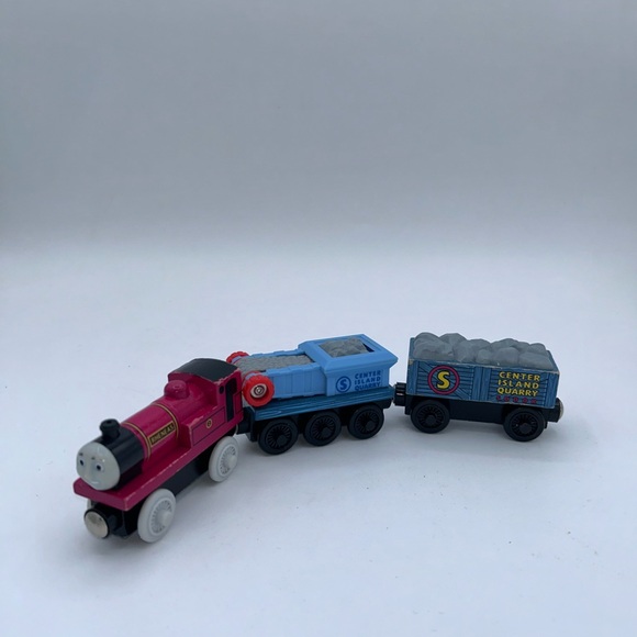 Thomas And Friends Wooden Rheneas With Rock Crusher Cars - Picture 1 of 5